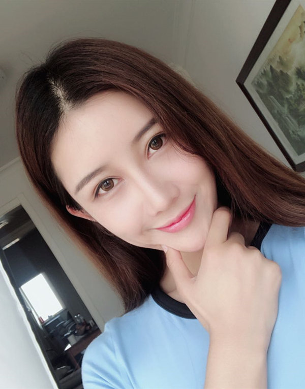 芝加哥伴游大学生